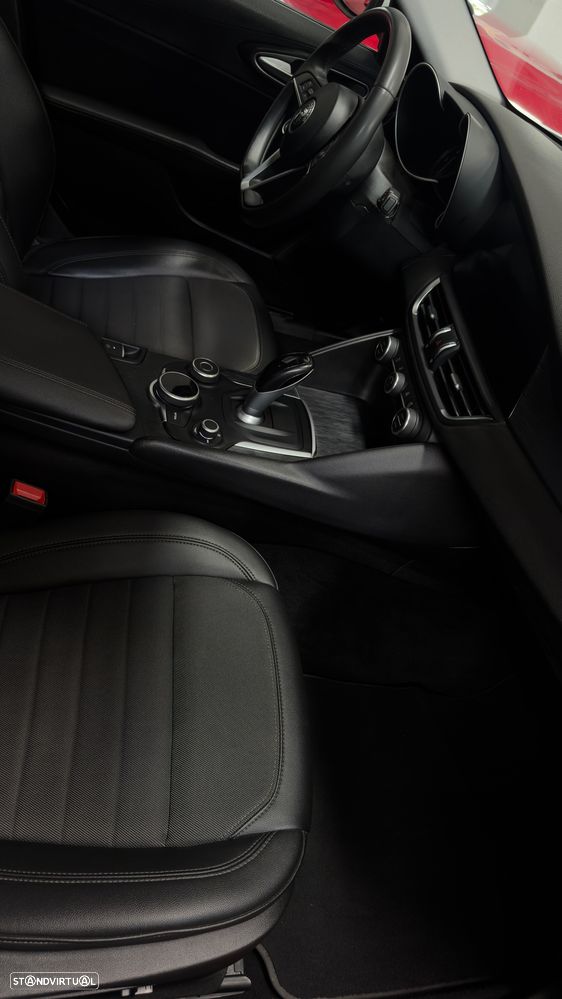 Alfa Romeo Giulia 2.2 D Sprint AT8 - 39