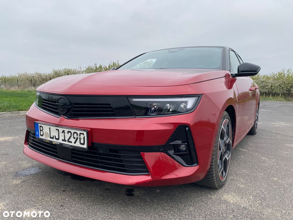 Opel Astra Sports Tourer 1.2 Turbo Automatik GS Line - 2
