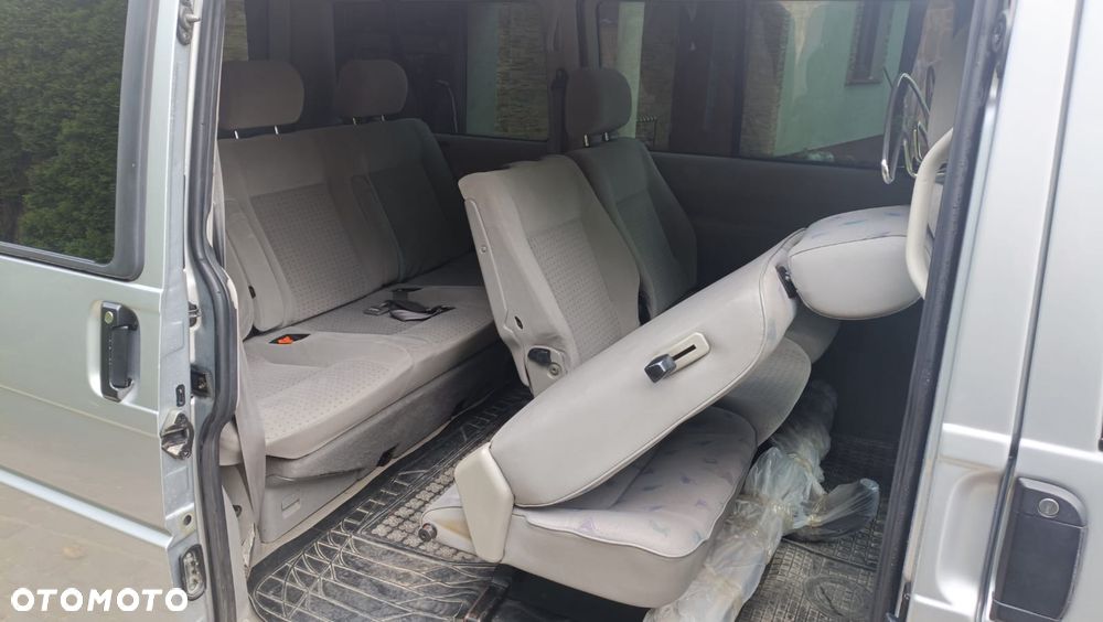 Volkswagen Caravelle - 5