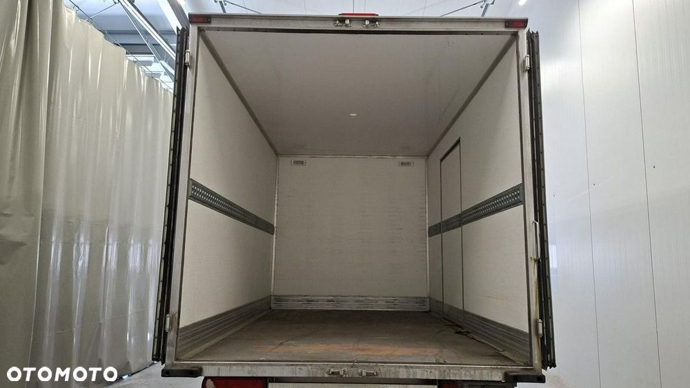 Mercedes-Benz Sprinter - 9