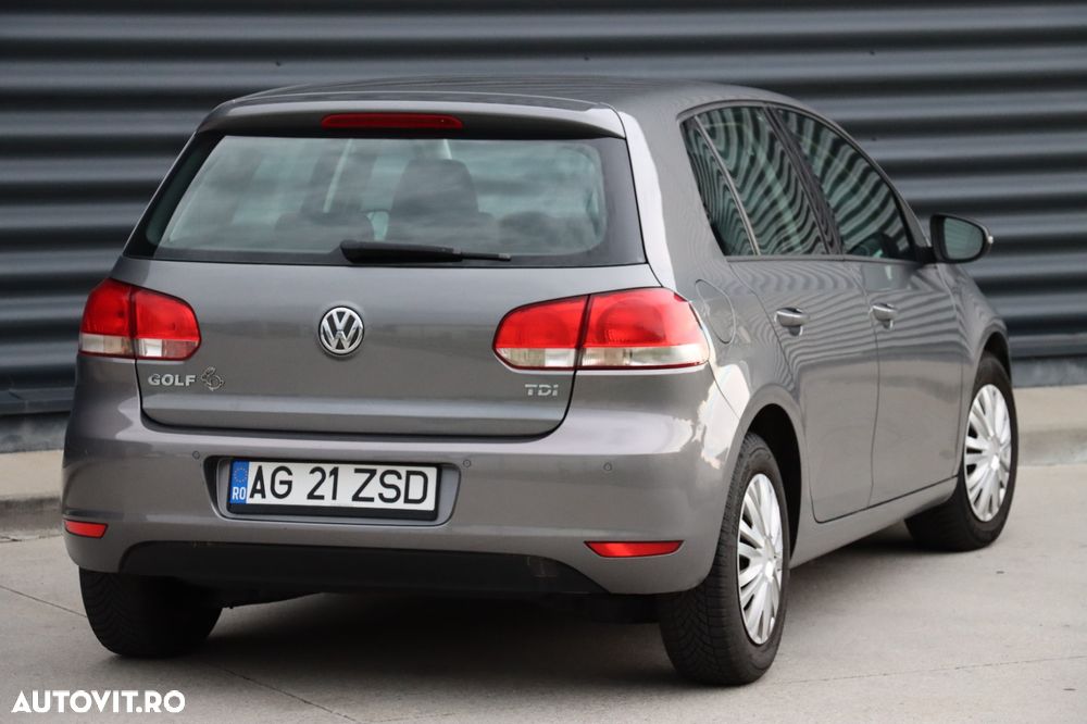 Volkswagen Golf 1.6 TDI DPF BlueMotion Technology Trendline - 8