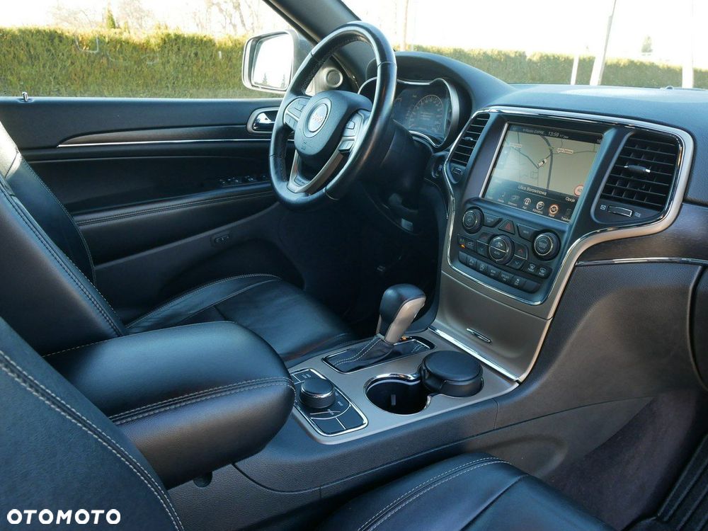 Jeep Grand Cherokee - 25
