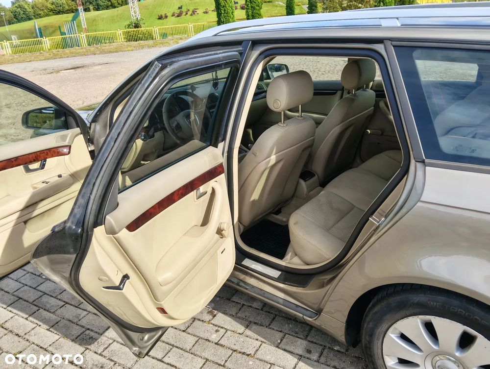 Audi A4 Avant 2.0 TDI - 9