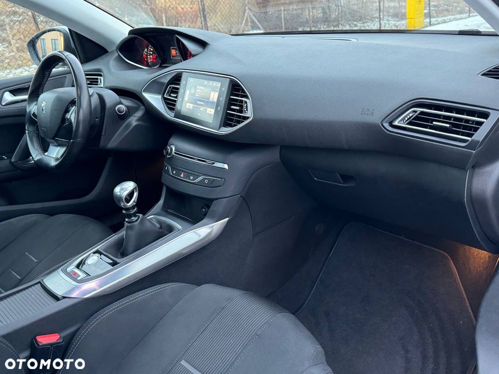 Peugeot 308 125 THP Active - 31