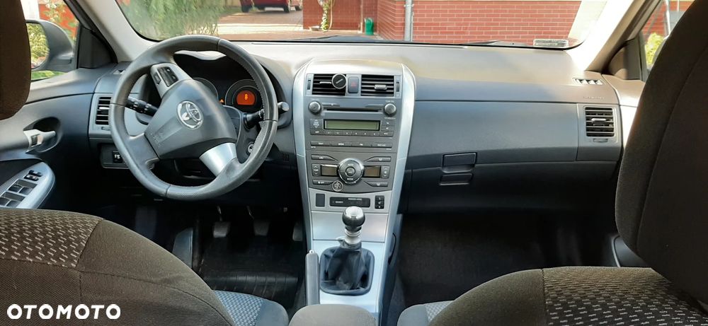 Toyota Corolla 1.6 Luna - 4