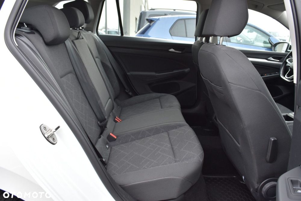 Volkswagen Golf - 32