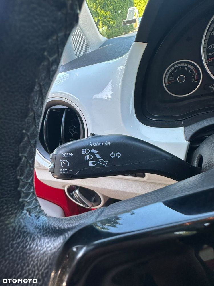 Volkswagen up! Active - 20