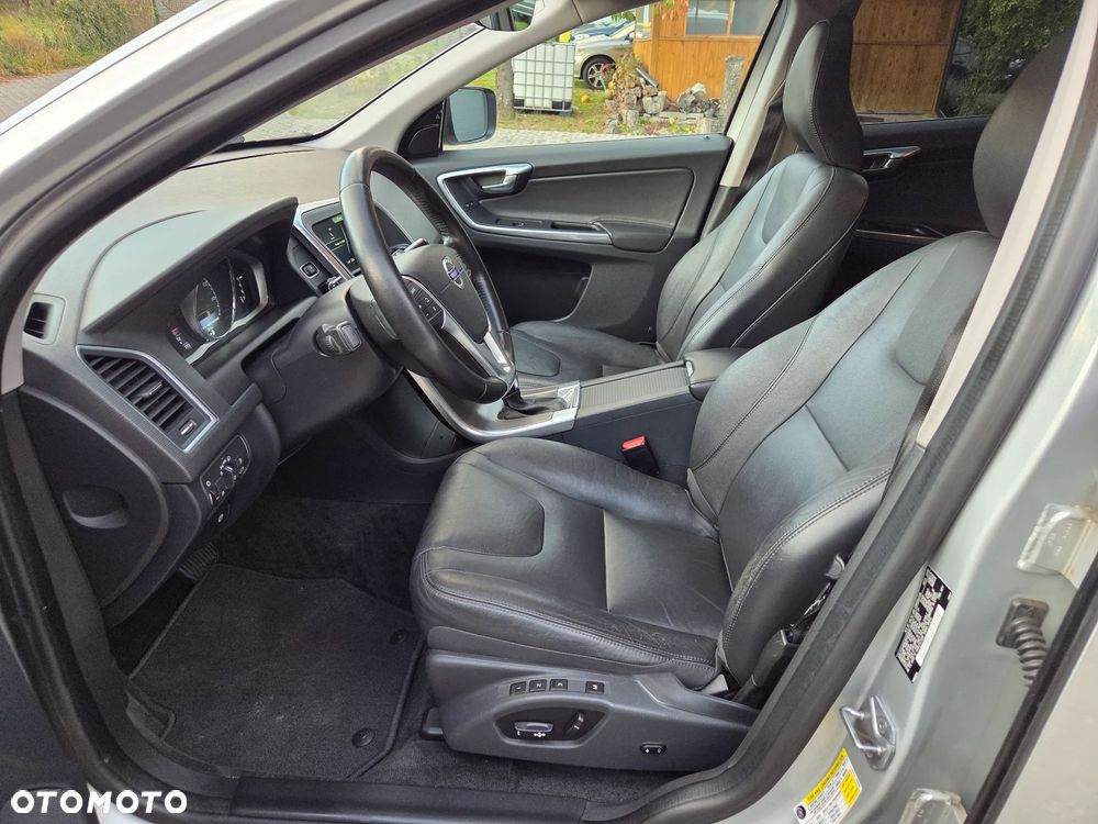 Volvo XC 60 T6 AWD Geartronic Summum - 5