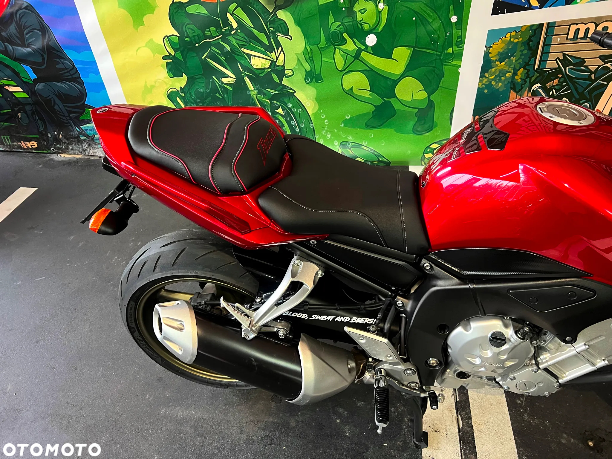 Yamaha FZ - 16