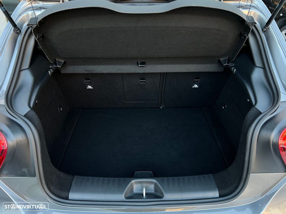 Mercedes-Benz A 180 d AMG Line - 26