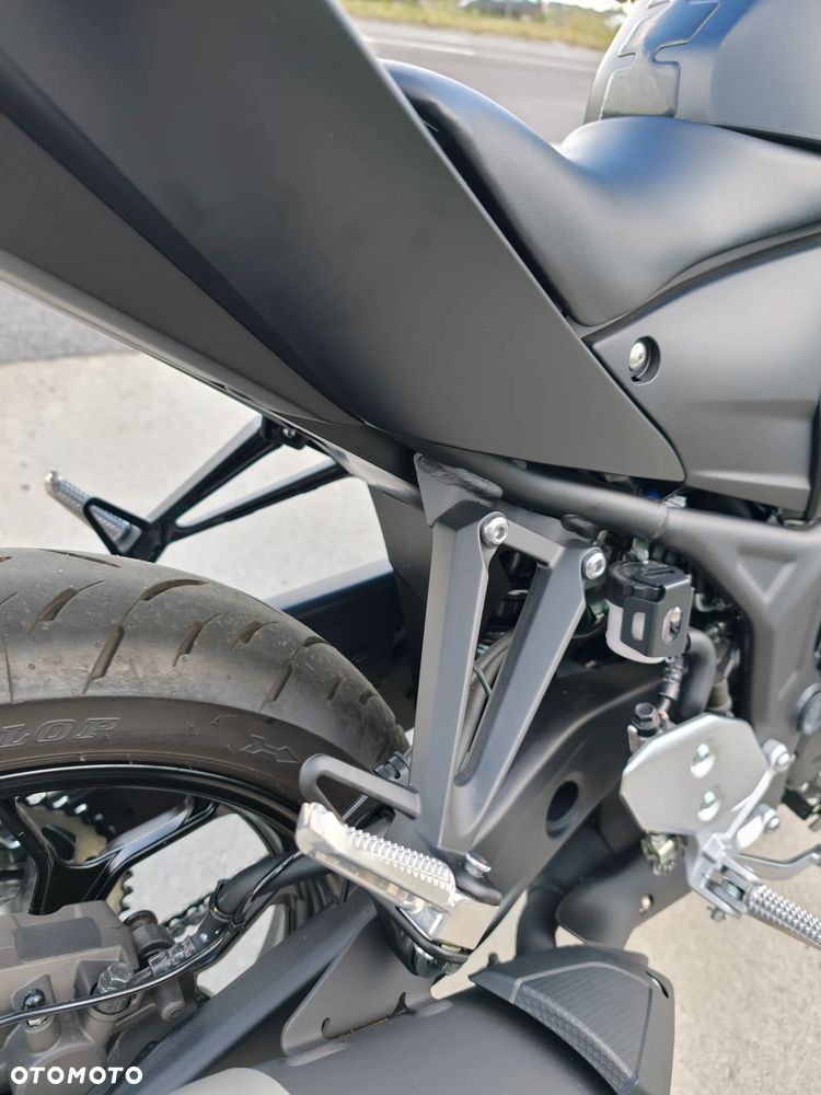 Yamaha MT - 27