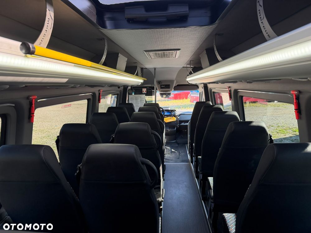 Mercedes-Benz Sprinter 517 - 21
