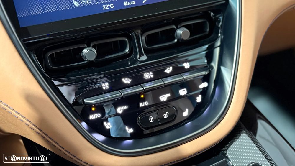 Aston Martin DBX 707 - 28