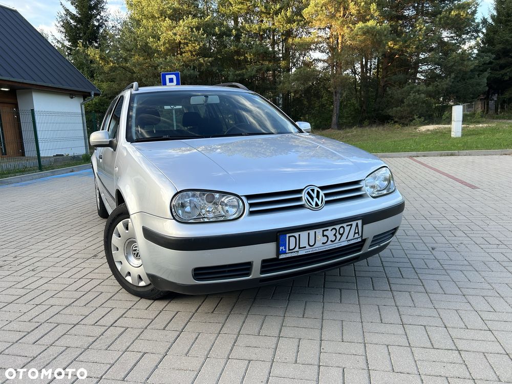 Volkswagen Golf - 1