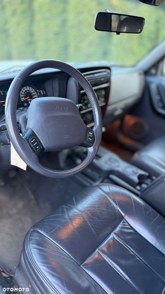 Jeep Cherokee 4.0 Limited - 29
