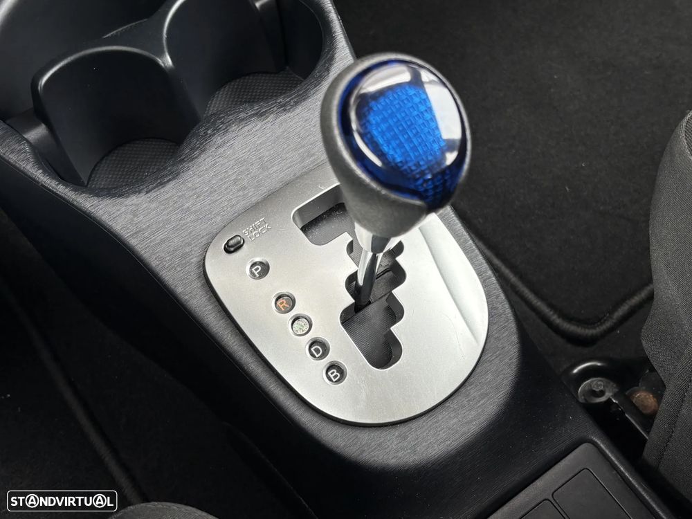 Toyota Yaris 1.5 HSD Comfort+P.Style - 30