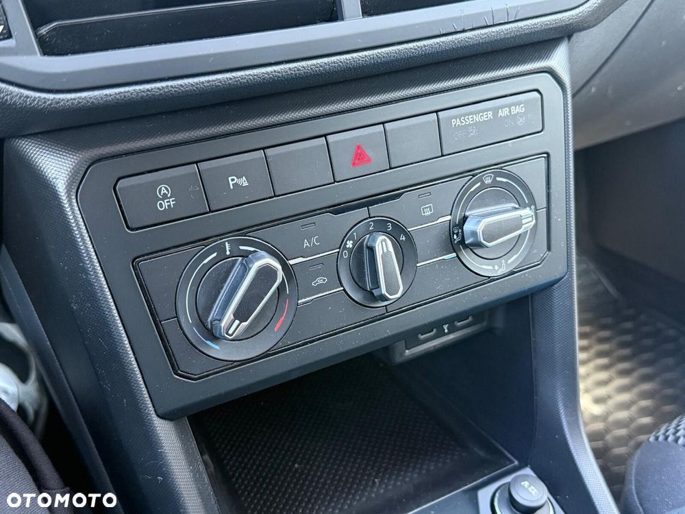 Volkswagen T-Cross - 12
