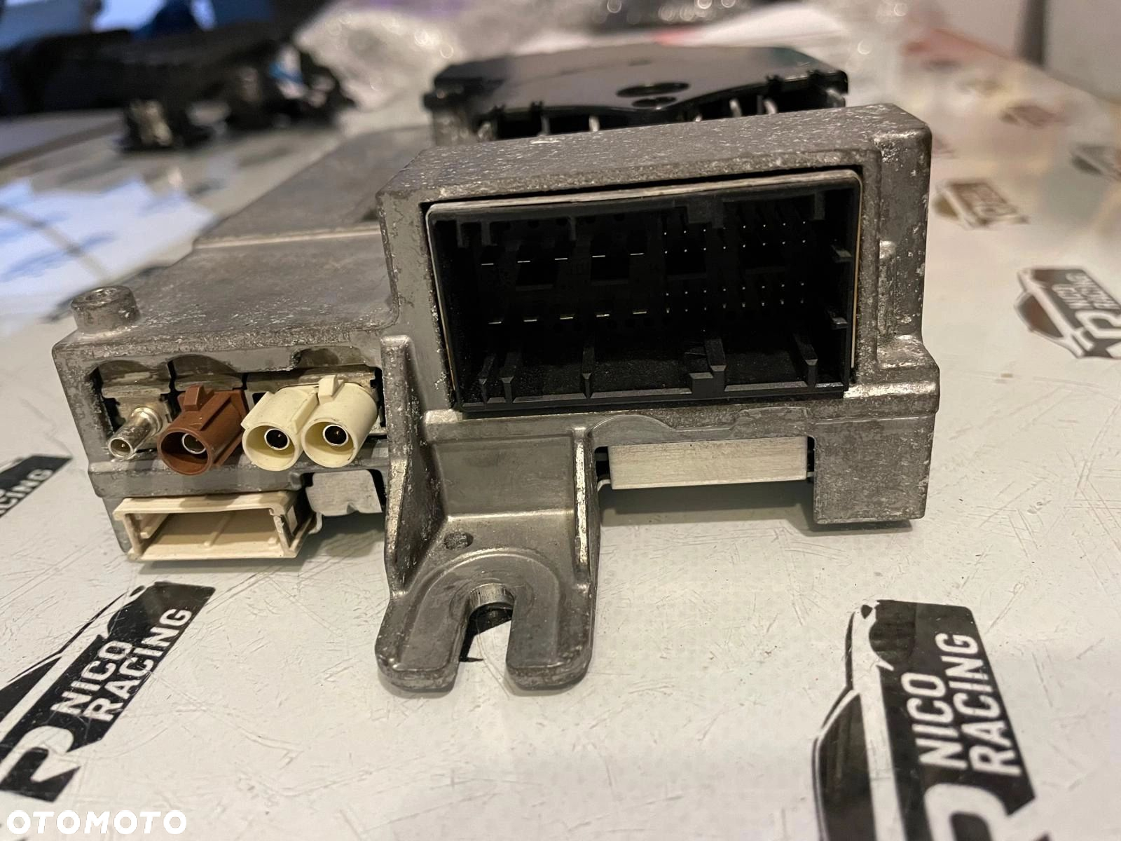 MODUŁ WZMACNIACZ RADIA BMW G20 G30 G14 G05 F40 5A33045 - 2