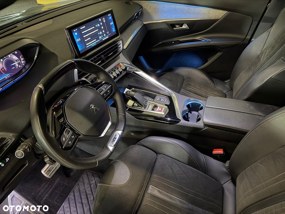Peugeot 5008 2021