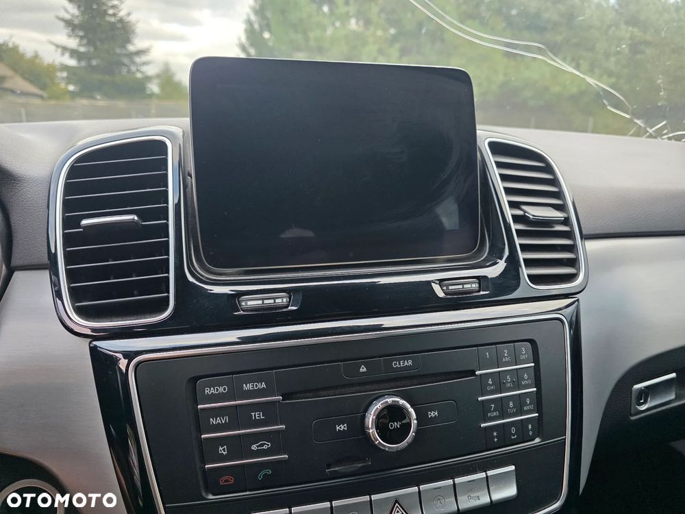 Mercedes-Benz GLE 350 d 4Matic 9G-TRONIC AMG Line - 29