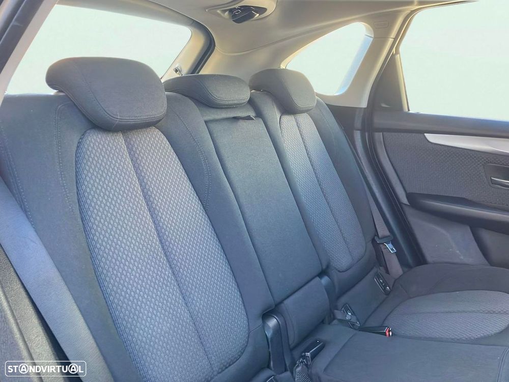 BMW 225xe Active Tourer - 16