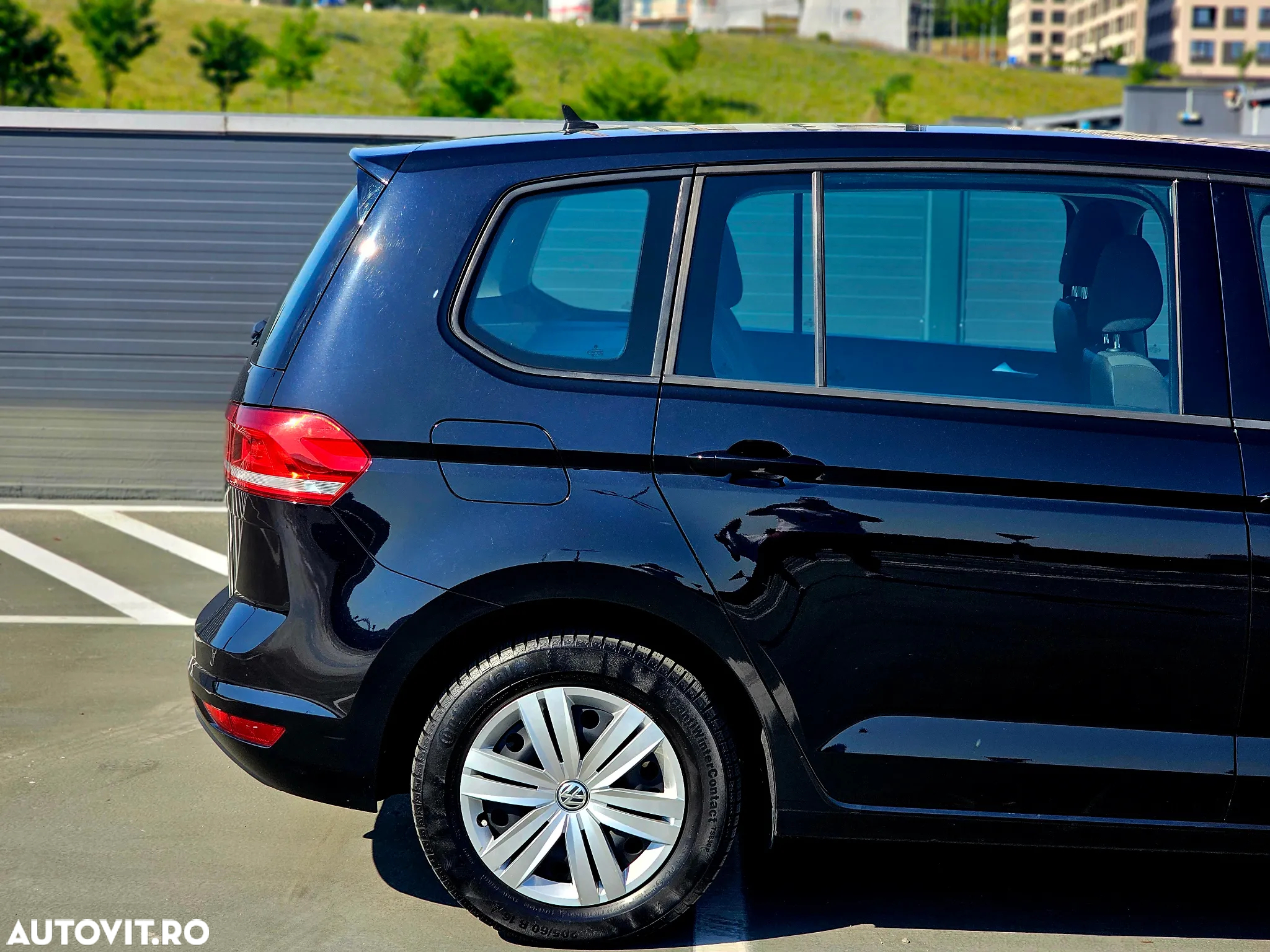 Volkswagen Touran 1.6 TDI DSG Comfortline - 10