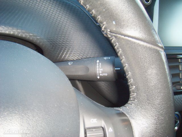 Peugeot 2008 1.2 PureTech Allure - 17