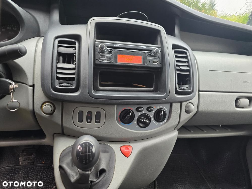 Opel Vivaro - 12
