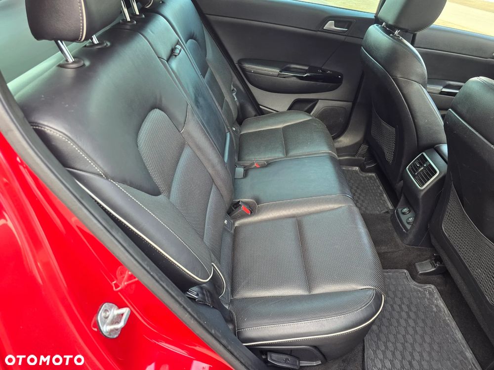 Kia Sportage 2,0 CRDI AWD GT Line - 33