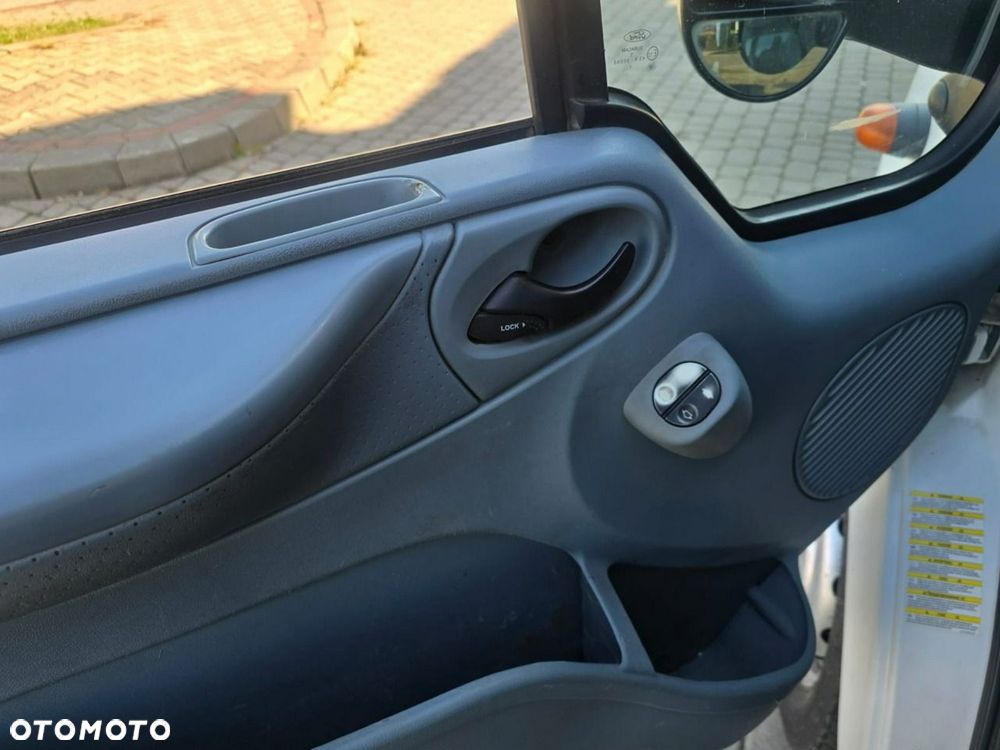 Ford Transit - 25