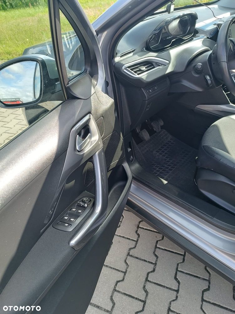 Peugeot 2008 1.2 Pure Tech GPF Active - 3