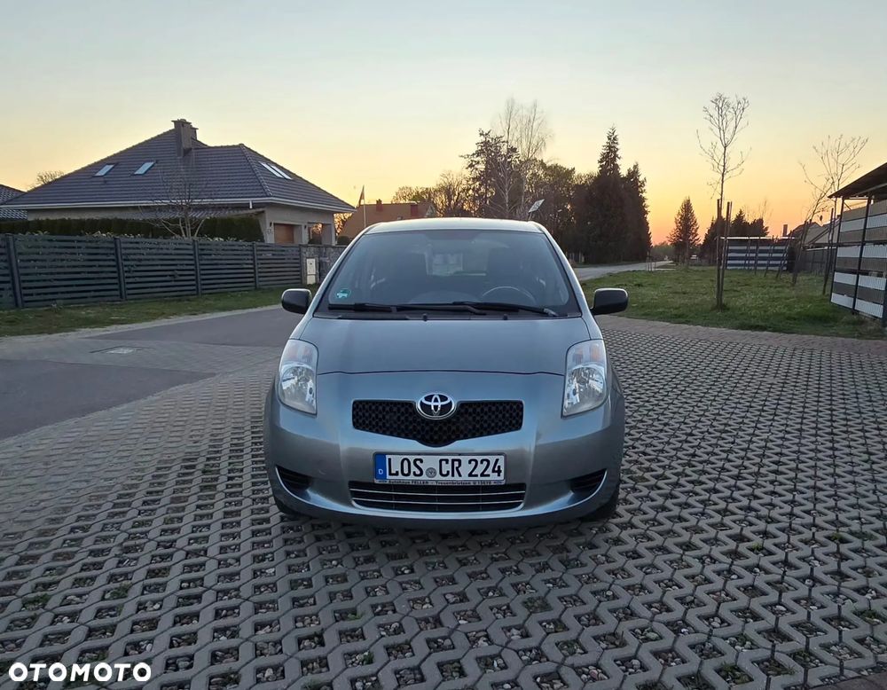 Toyota Yaris 1.0 VVT-i - 2