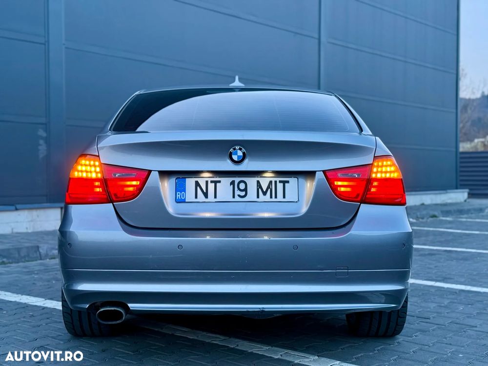 BMW Seria 3 320d - 4