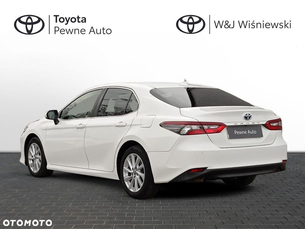 Toyota Camry 2.5 Hybrid Comfort CVT - 24