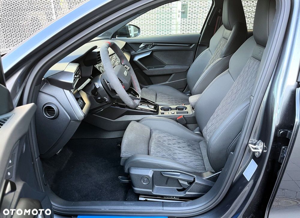 Audi RS3 Sportback - 17