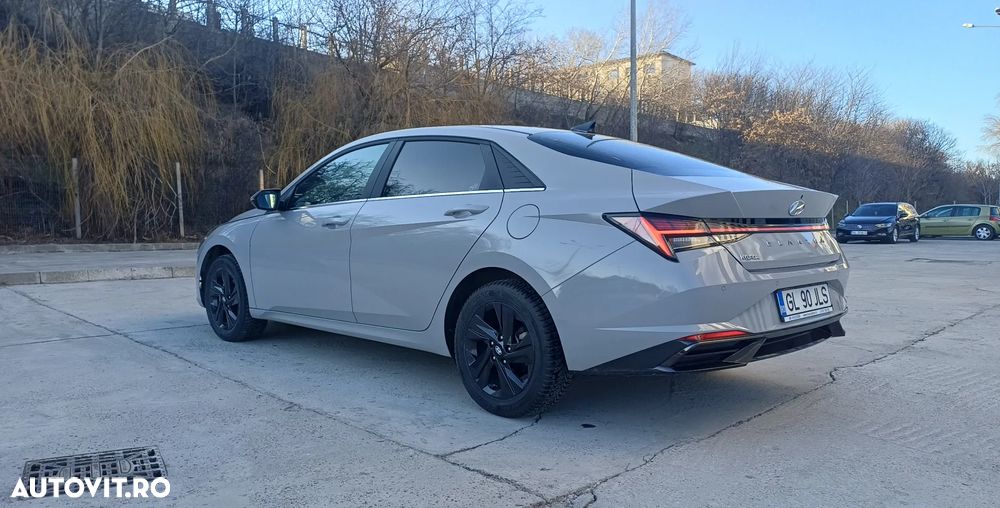 Hyundai Elantra 1.6 l 123 CP 6MT Highway - 9