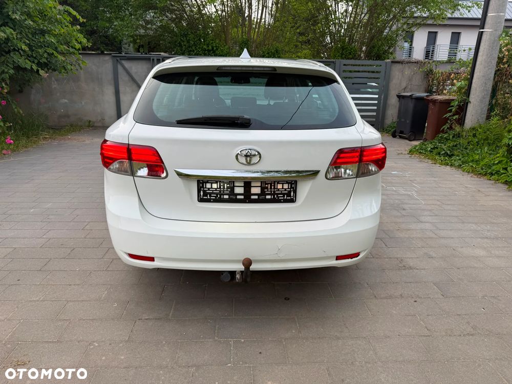 Toyota Avensis - 4