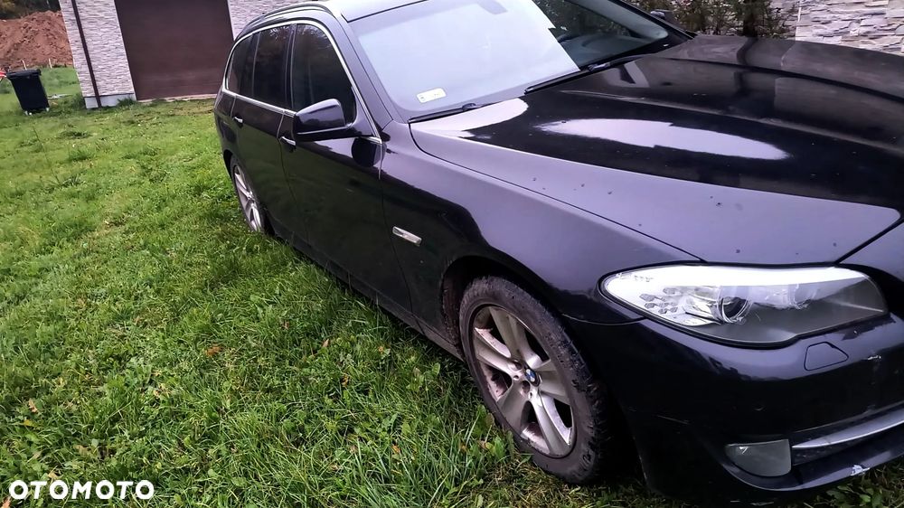 BMW Seria 5 525d xDrive - 8