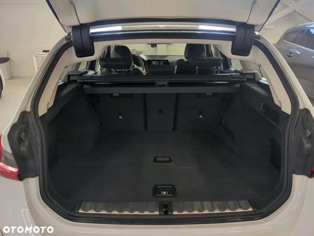 BMW Seria 3 318i Sport Line - 12