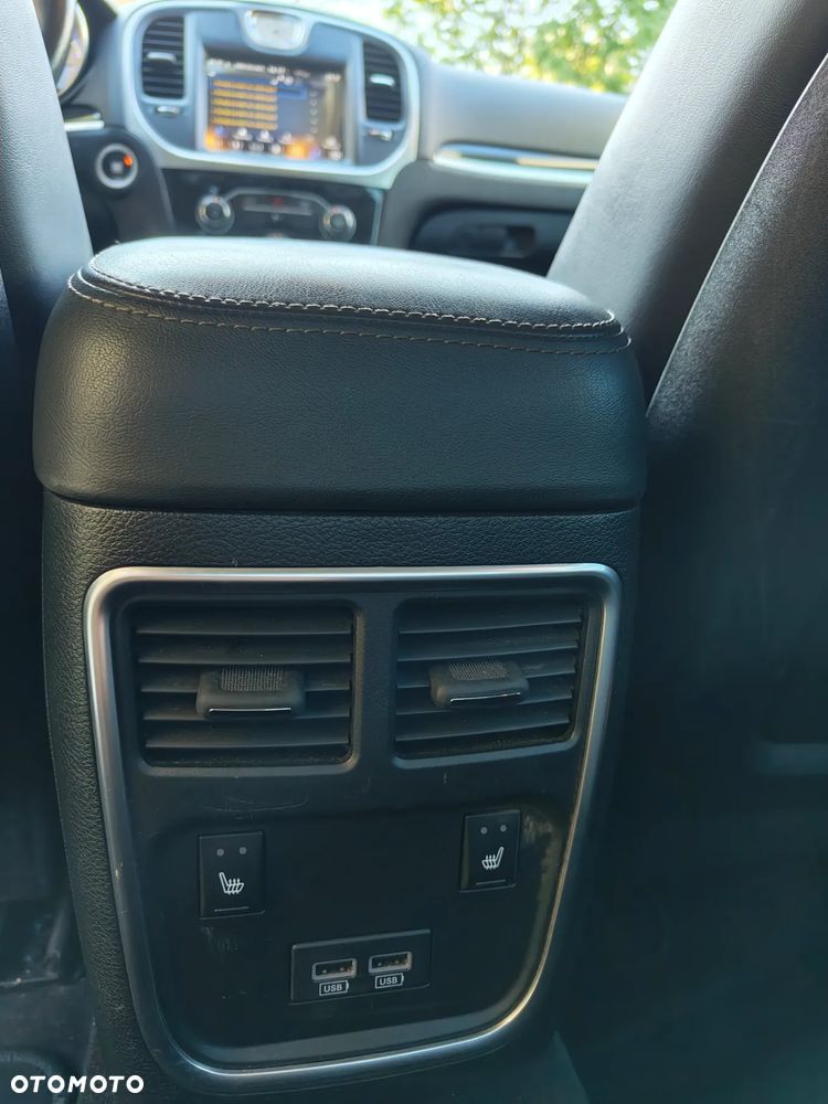Chrysler 300 - 13
