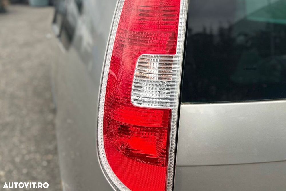 STOP STANGA/DREAPTA SKODA ROOMSTER - AN 2011 - 1