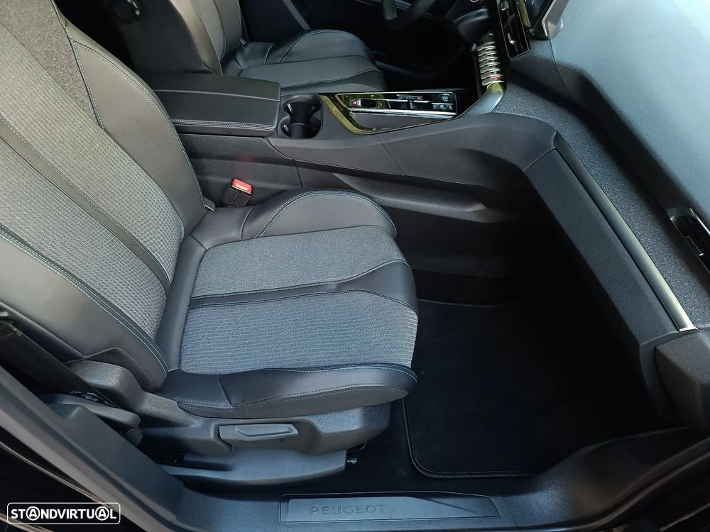 Peugeot 5008 PureTech 130 EAT8 Stop & Start Allure Pack - 22