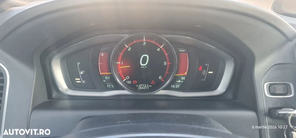 Volvo XC 60 D5 AWD Start-Stop Rdesign - 6