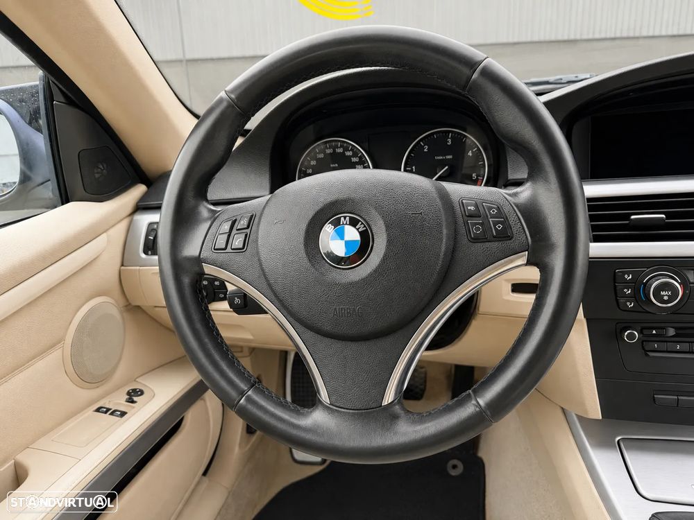 BMW 320 d Coupe - 16