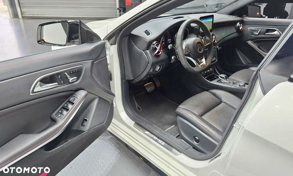 Mercedes-Benz CLA AMG 45 4Matic AMG Speedshift DCT 7G - 8