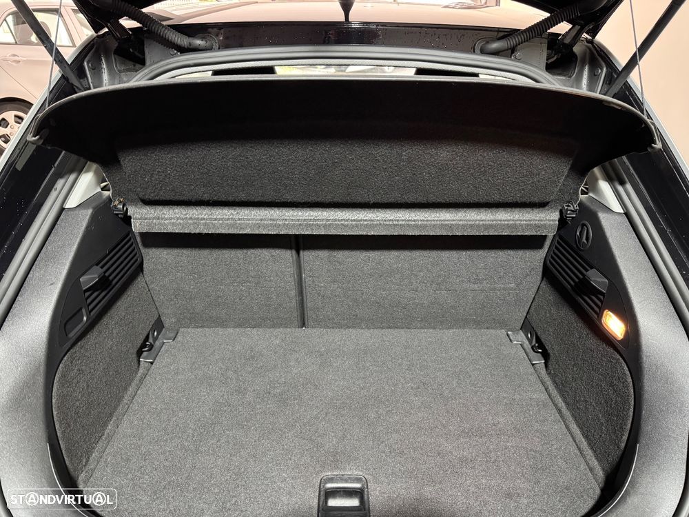 Audi A1 1.6 TDI S line Sport Pack - 8