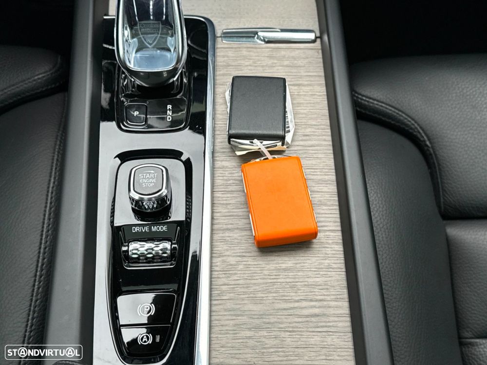 Volvo XC 60 T6 AWD Recharge Geartronic Inscription Expression - 14