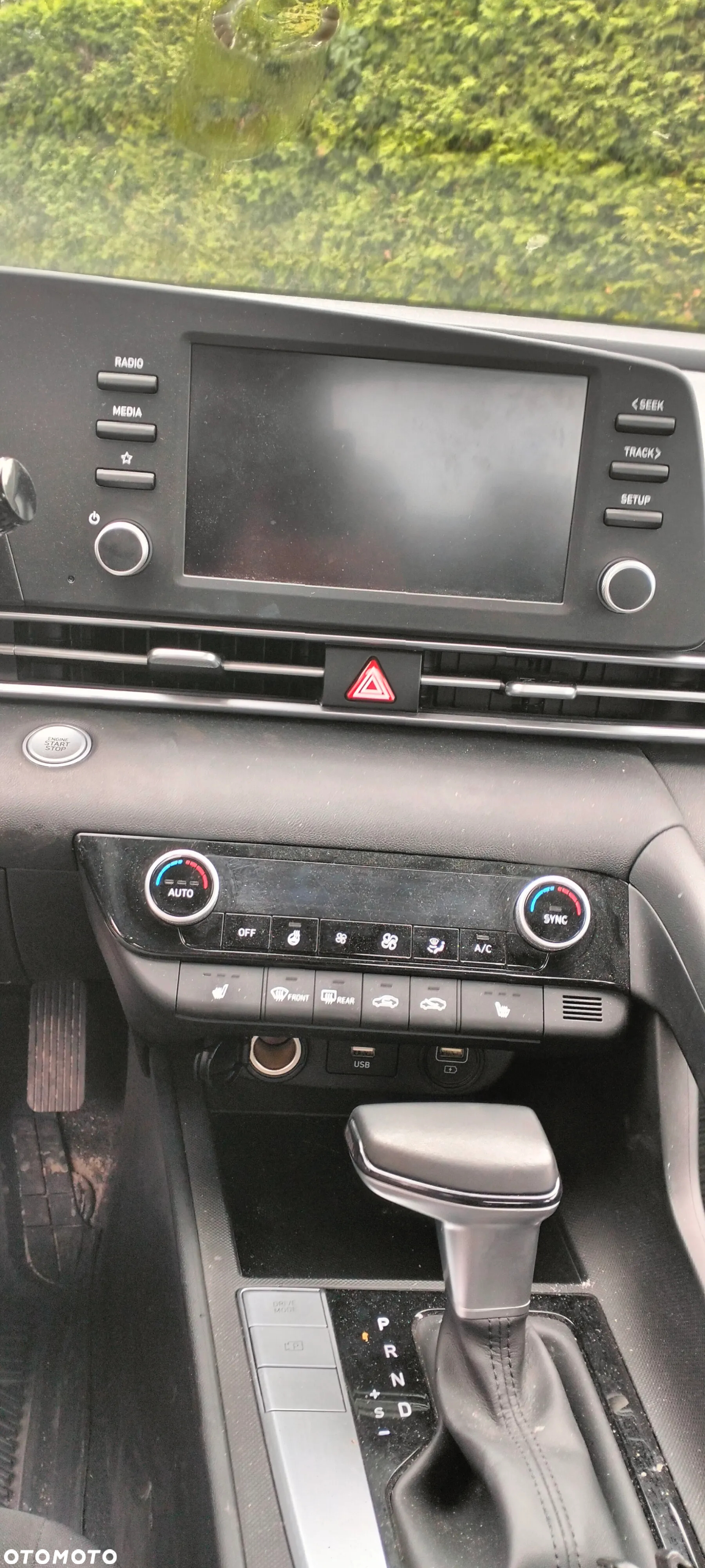Hyundai Elantra - 8