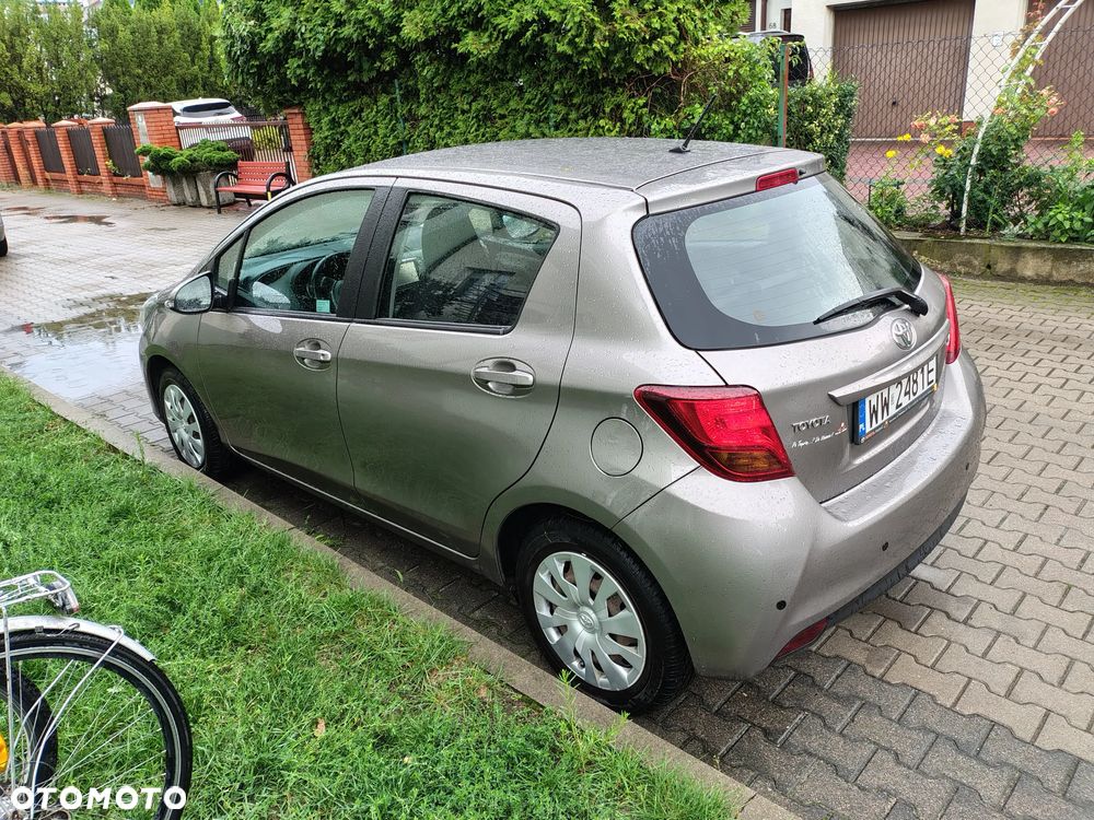 Toyota Yaris 1.33 Premium - 4