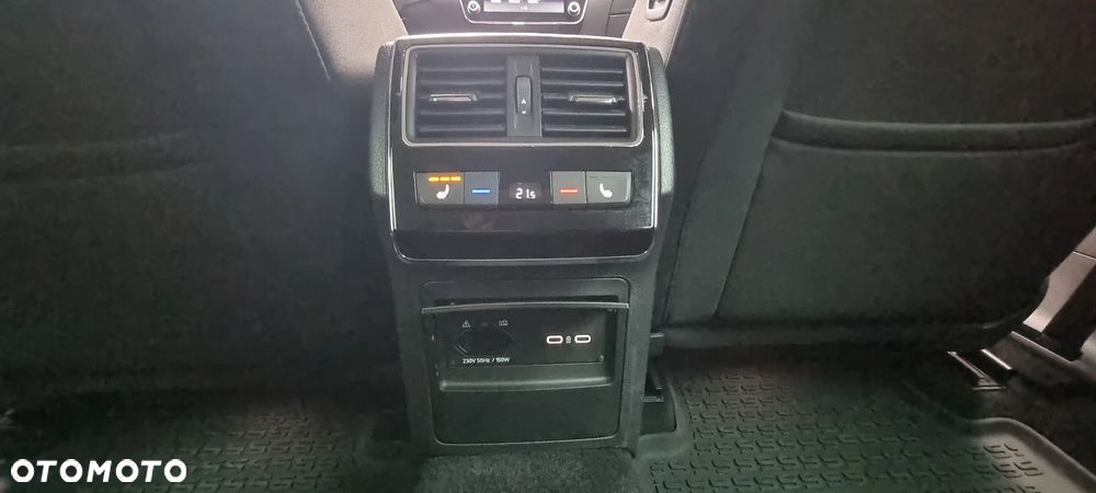 Skoda Superb 2.0 TDI SCR Style DSG - 27